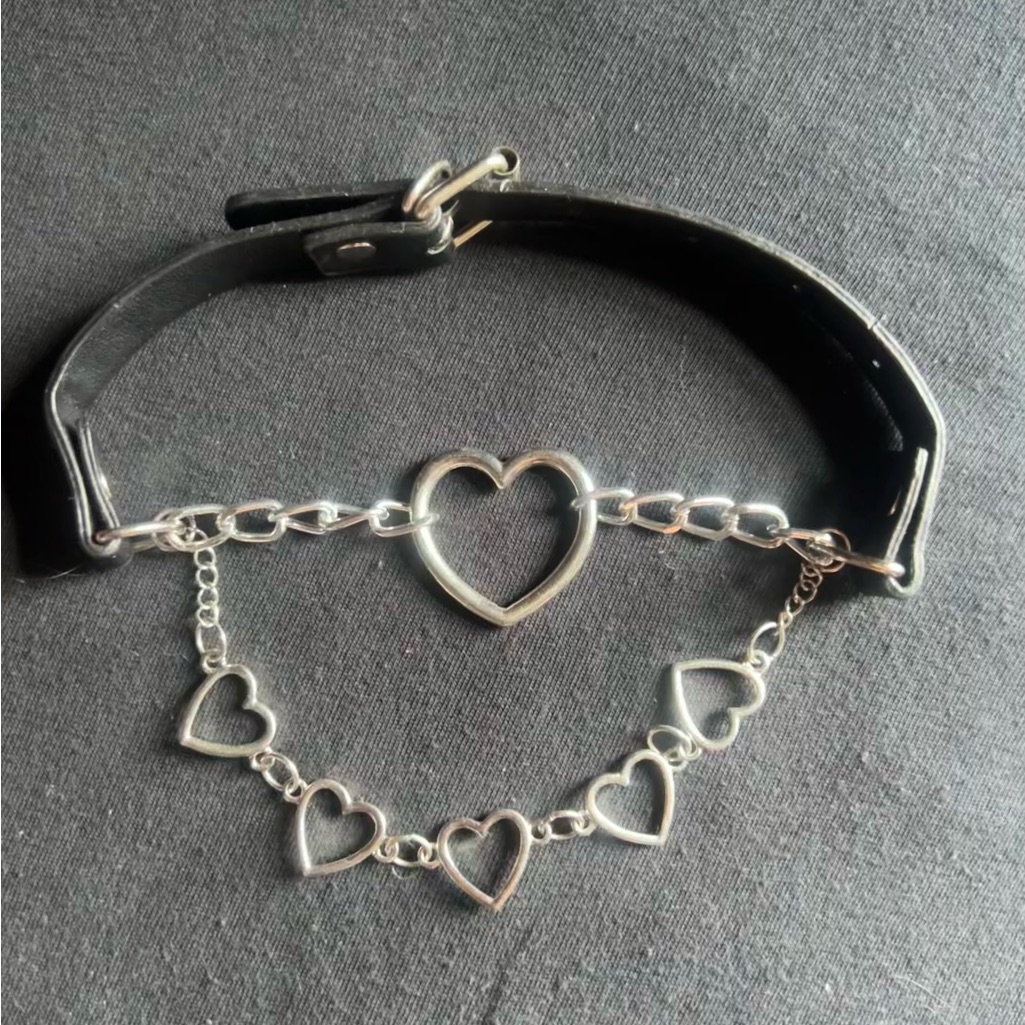 Heart Chains Choker 15$